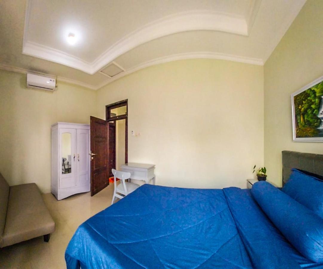 Gated 3Br Residence - 10 Mins From Malioboro Джокьякарта Экстерьер фото